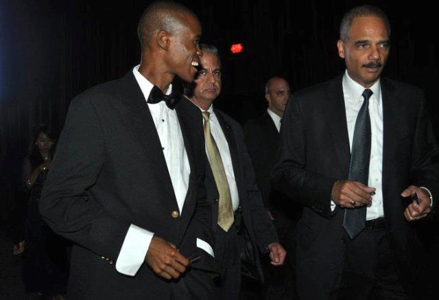 Eric-Holder_Ib-Dabo Ib and Eric Holder, Jr. (former United States Attorney General) in Washington, D.C. in 2010.
